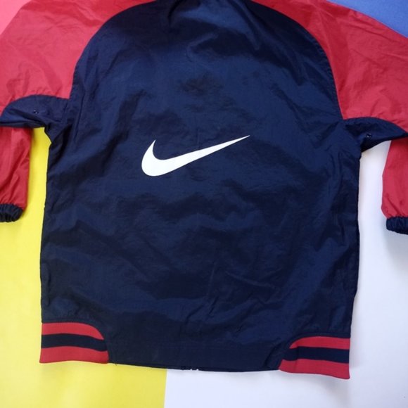 Vintage Junior Nike Essential Embroidered Two-Tone Sports Jacket, Large Swoosh - Picture 4 of 8